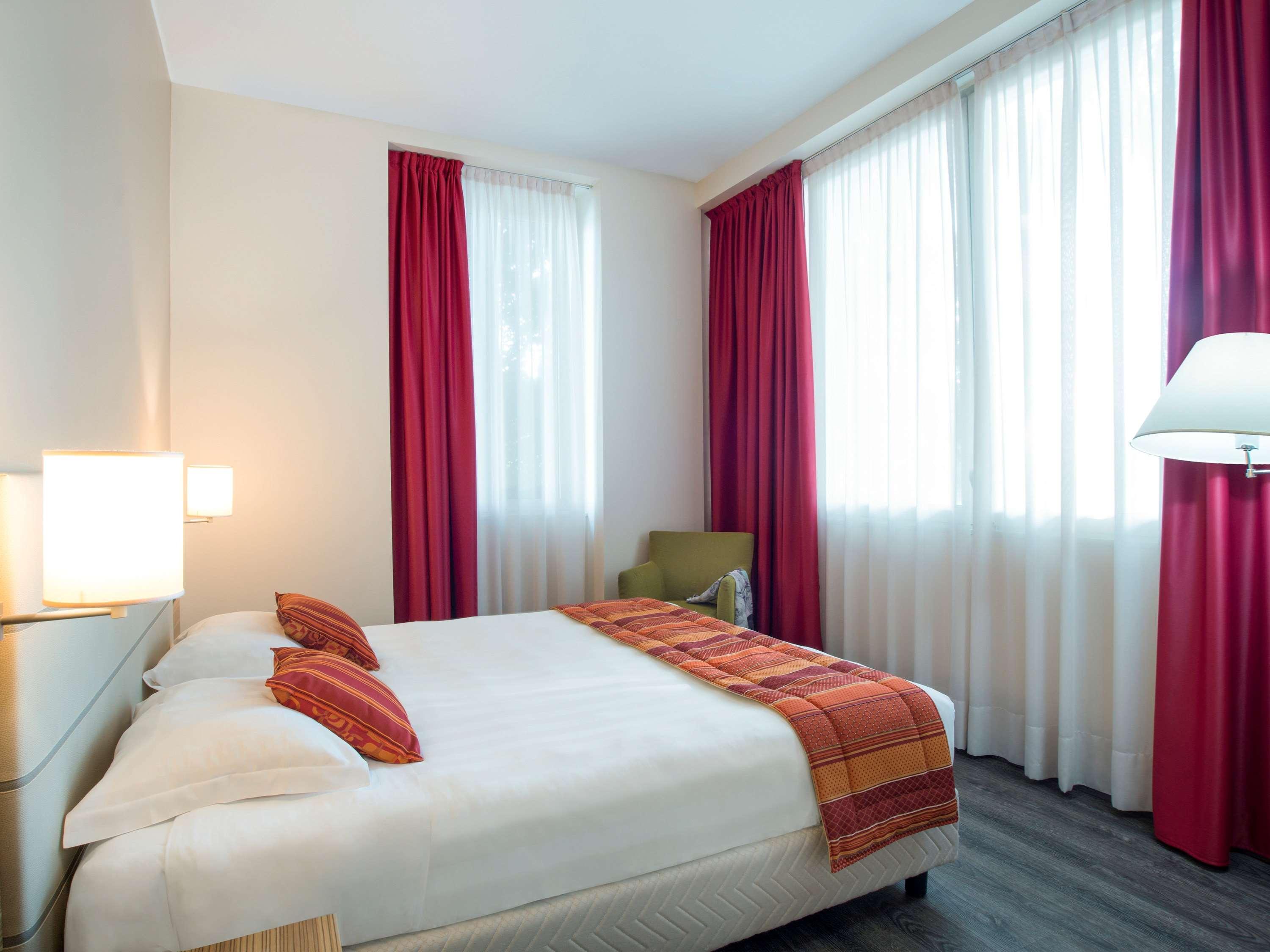 Bis Hotel Варезе Экстерьер фото