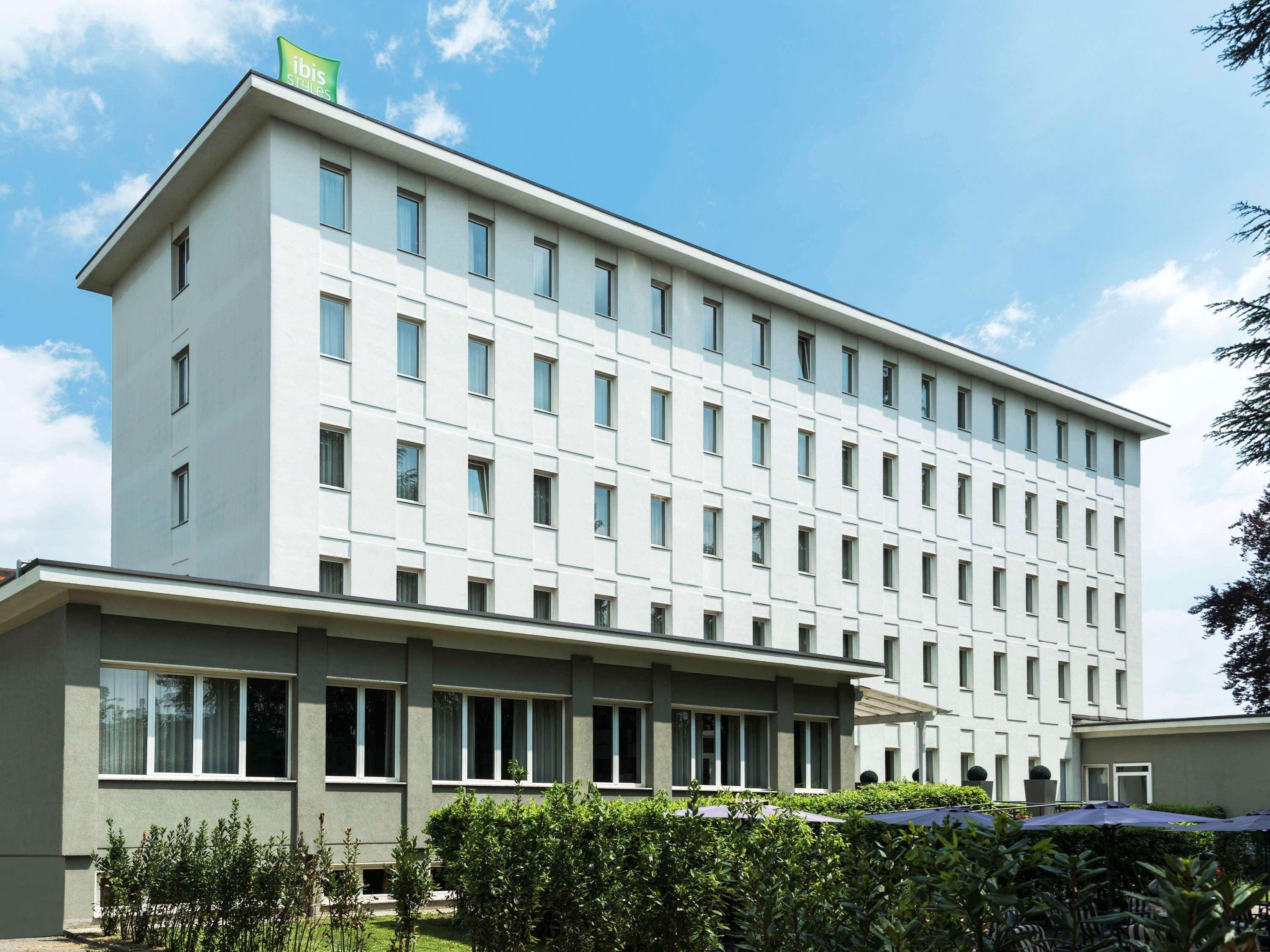 Bis Hotel Варезе Экстерьер фото