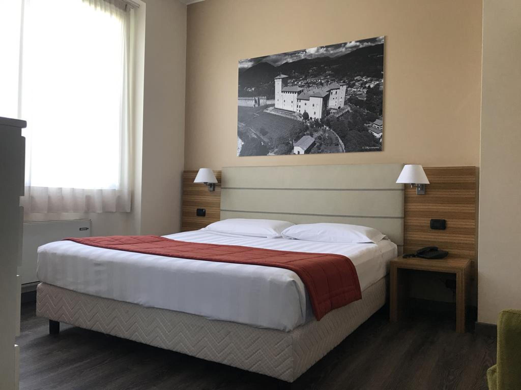 Bis Hotel Варезе Экстерьер фото