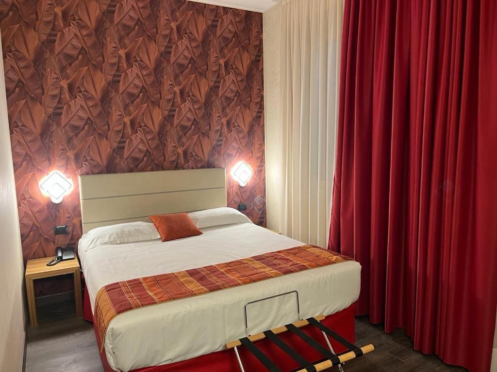 Bis Hotel Варезе Экстерьер фото